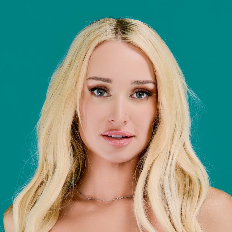 Meagan Moore`s VR Porn Games