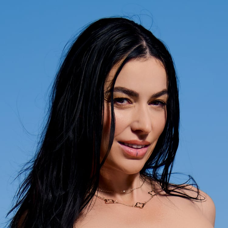 Venus Valencia`s VR Porn Games